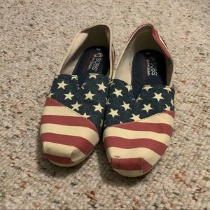 American Flag Canvas Bobs Size 9 (Read)